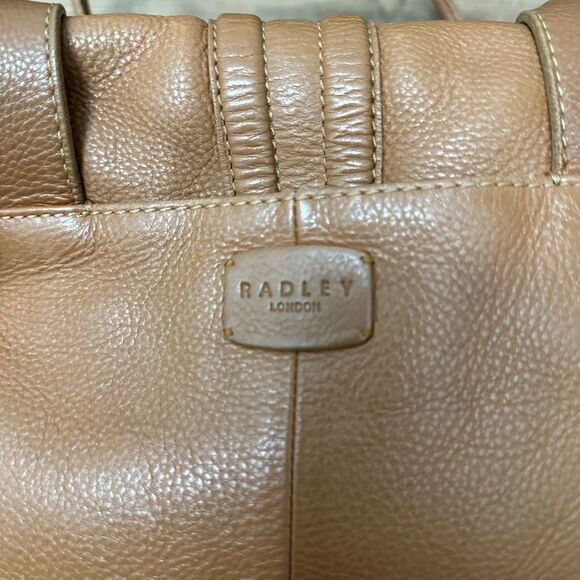 Radley London Cheadle Leather Shoulder Bag - Picture 4 of 9